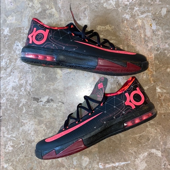 Nike Shoes - Nike KD 6 Basketball Shoes